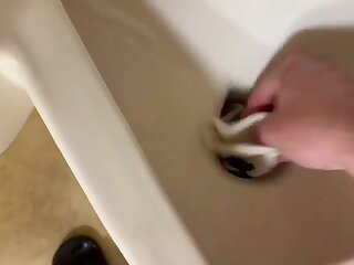 PIG CRUISING AT PUBLIC TOILETS - ThisVid.com