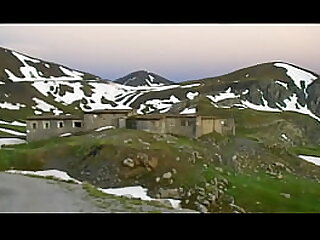 visite nu et matinale&comma; dans le froid&comma; d'un fort militaire abandonne a 2500m alt