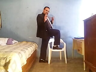 El Sacerdote Cat&oacute;lico necesita tus confesiones perversas