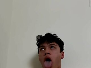 Young gooner bates mindlessly