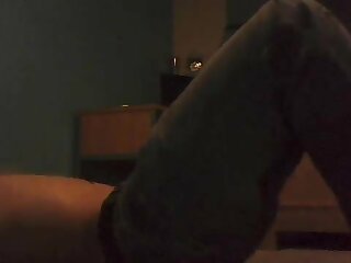 Guy does a good ab routine shirtless.