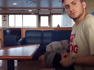 Dude show his cock and jerking.