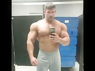 God Muscle Daddy Grrrrrrrrrr