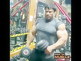 Massive daddy arms