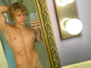 75  Curly Haired jock  Owen Lindberg sunshinesmile99 onlyfans porn