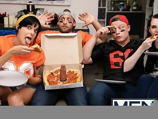 SuperBlow  Dom King, Logan Aarons  Bareback