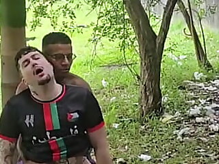 Me perdi no mato e levei rola de dois gostosos (COMPLETO NO RED)