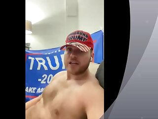 Fuck!!! This guy is hot