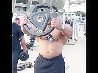 🔥Hot outdoor workout💪 beefymuscle.com