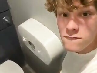 Bro's having a quickie in public.