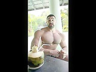 Muscle giant