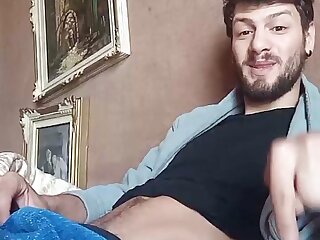 Ragazzo napoletano mostra il cazzo