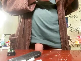 Guy show dick webcam