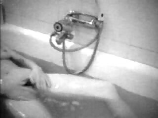 Hcm in bath - video 2 - ThisVid.com