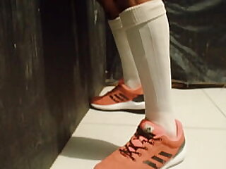 Batendo uma&comma; pensando no amigo