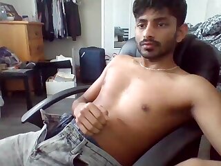 NRI desi boy gets horny on cam - ThisVid.com